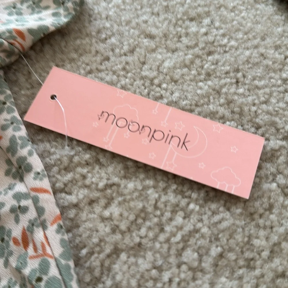 Brand new soft material top for 14 years old - Picture 3 of 5